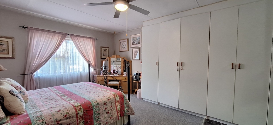 3 Bedroom Property for Sale in Albertinia Western Cape